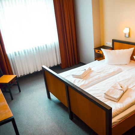Haus Des Volkes - Das Bauhaushotel Probstzella Chambre photo