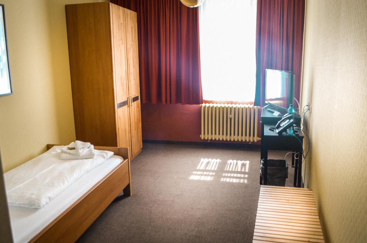 Haus Des Volkes - Das Bauhaushotel Probstzella Extérieur photo