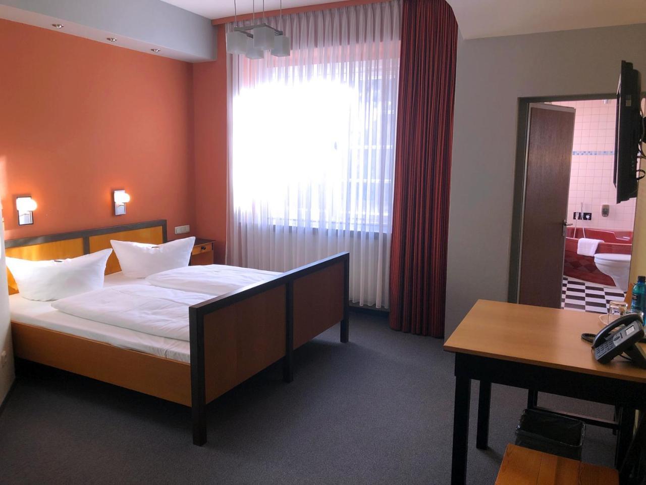 Haus Des Volkes - Das Bauhaushotel Probstzella Extérieur photo