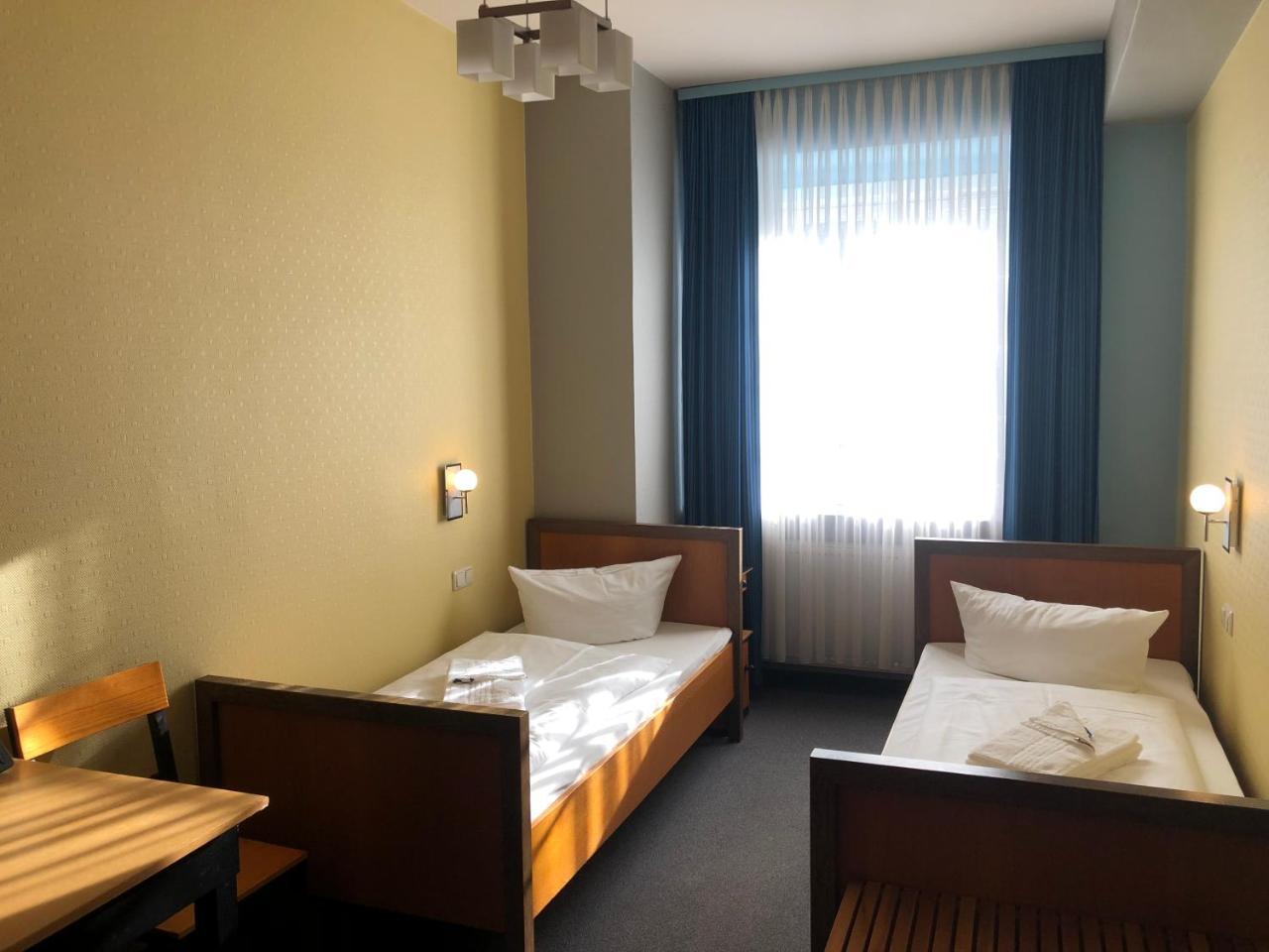 Haus Des Volkes - Das Bauhaushotel Probstzella Extérieur photo